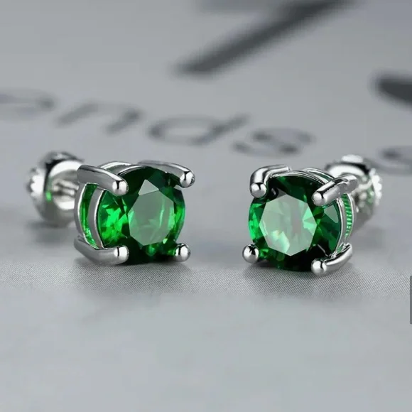 8mm CZ Emerald Green Screw Back Stud Earrings - Picture 2 of 3